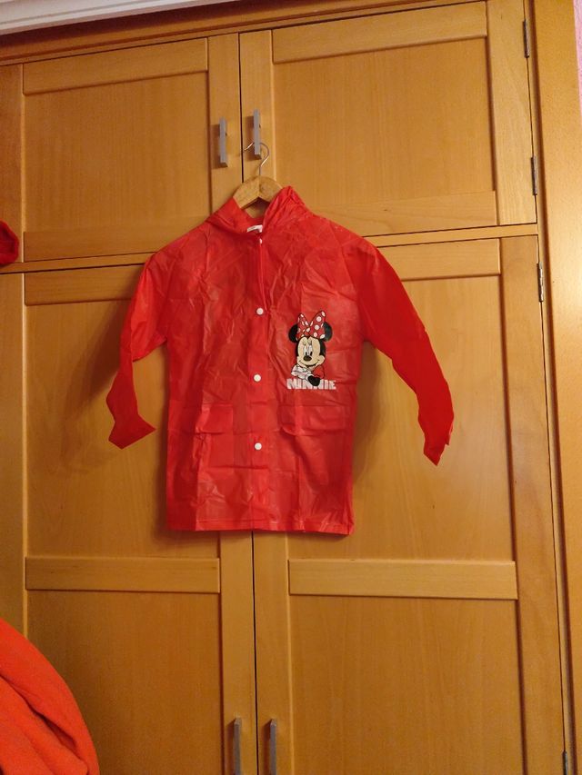 Chubasquero Mickey talla 6