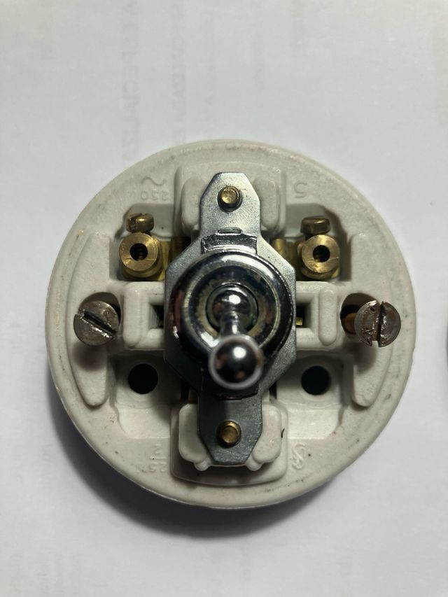 INTERRUPTOR PORCELANA ANTIGUO