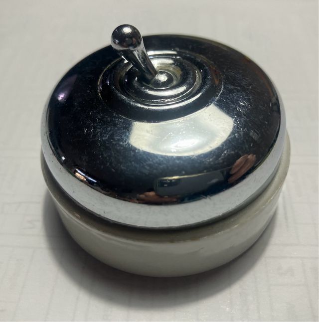 INTERRUPTOR PORCELANA ANTIGUO