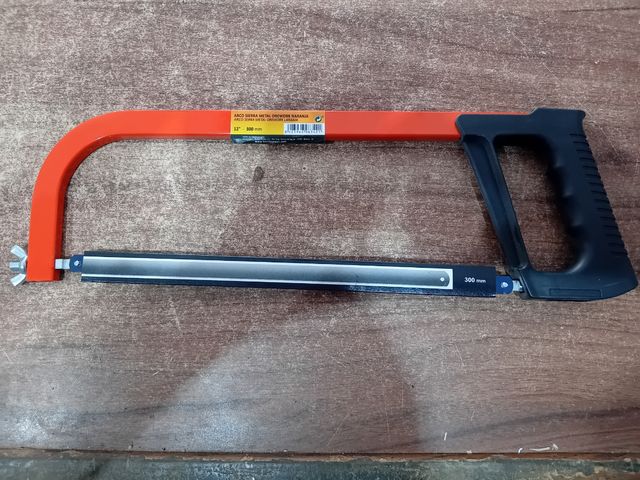 Arco de sierra de metal