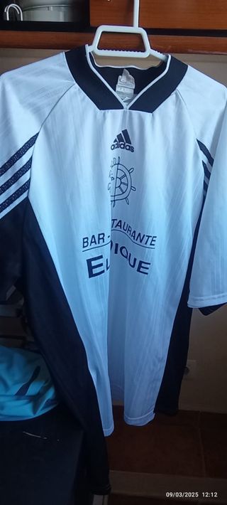 Camiseta de futbol antigua