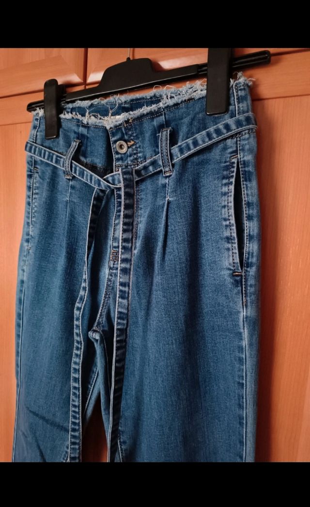 Pantalón jeans.