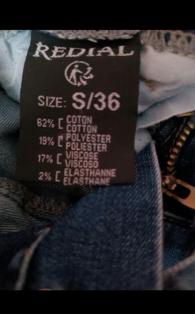 Pantalón jeans.