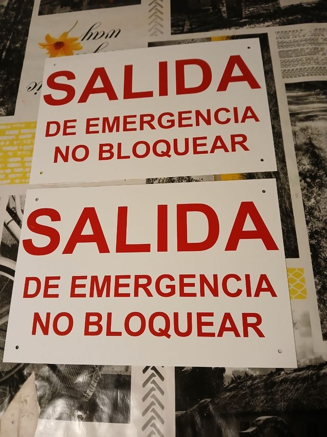 Carteles SALIDA DE EMERGENCIAS