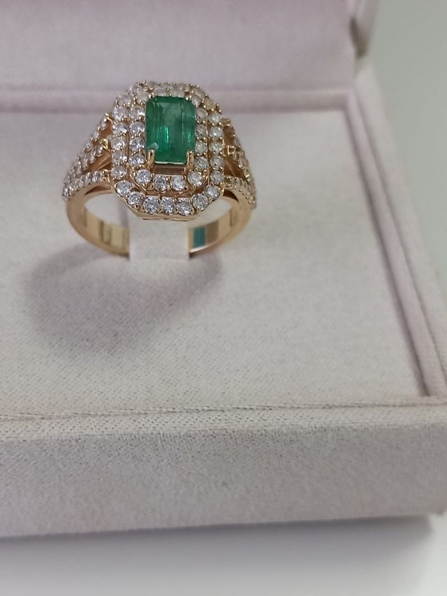 Anello 14 kt oro giallo smeraldo natural