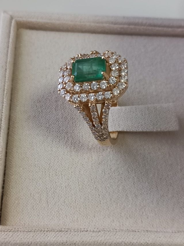 Anello 14 kt oro giallo smeraldo natural