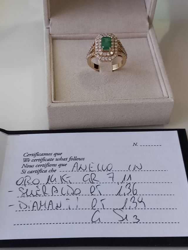 Anello 14 kt oro giallo smeraldo natural