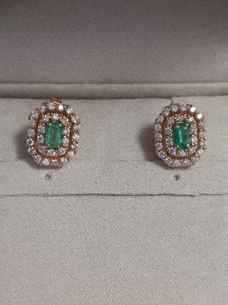 Orecchini in oro 14 ct con smeraldi e di