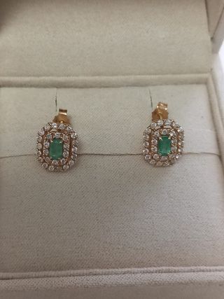 Orecchini in oro 14 ct con smeraldi e di