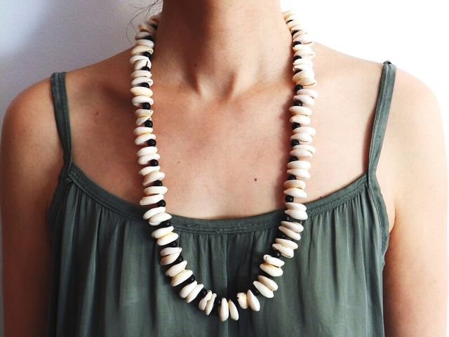 Antiguo collar vudú