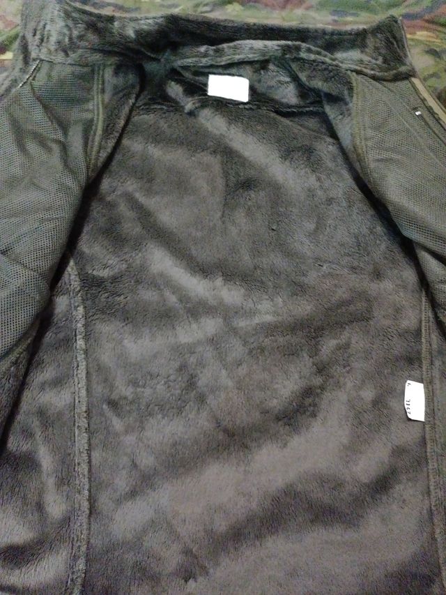 Forro polar verde pixelado