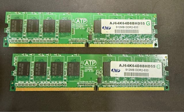 2 modulos RAM 512Mb DDR2 667