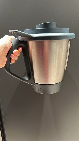Thermomix TM6 negra con dos vasos