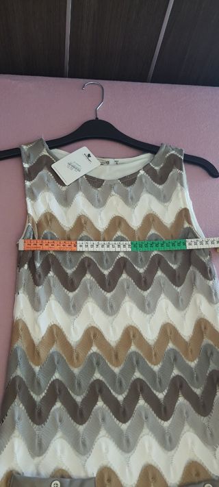 Vestido calado en tonos metalizados