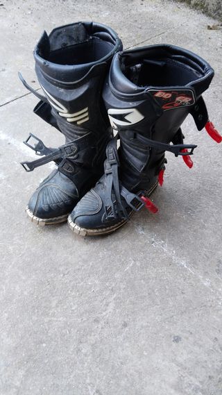 Se venden botas enduro talla 39