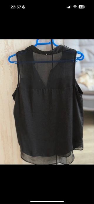 Camisa negra sin mangas