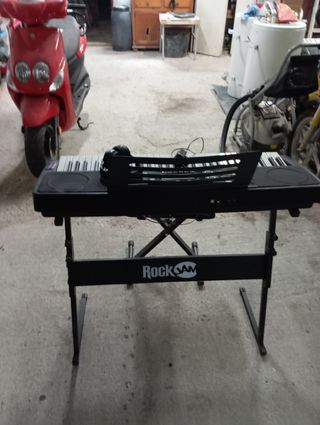 Piano electrónico 