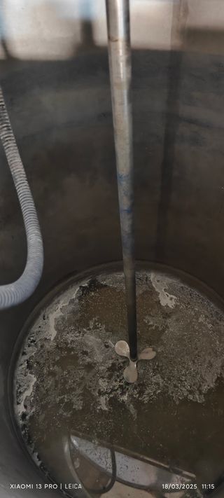 Depósito de acero inoxidable mezclador.