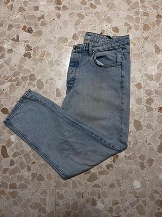 Pantalón vaquero Zara