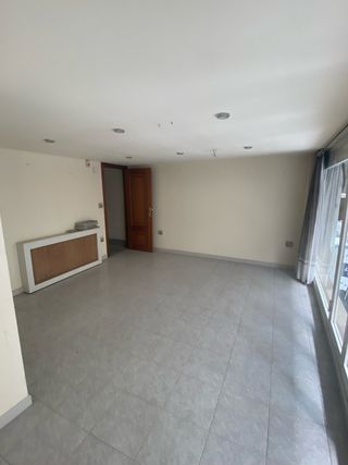 Alquiler de local comercial en Arteixo de 452m2