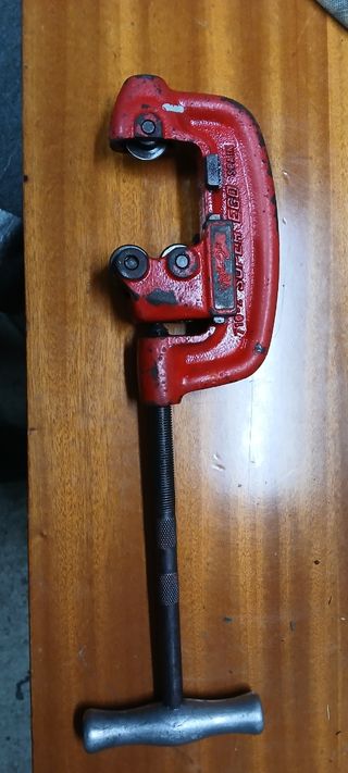 Llave corta tubos