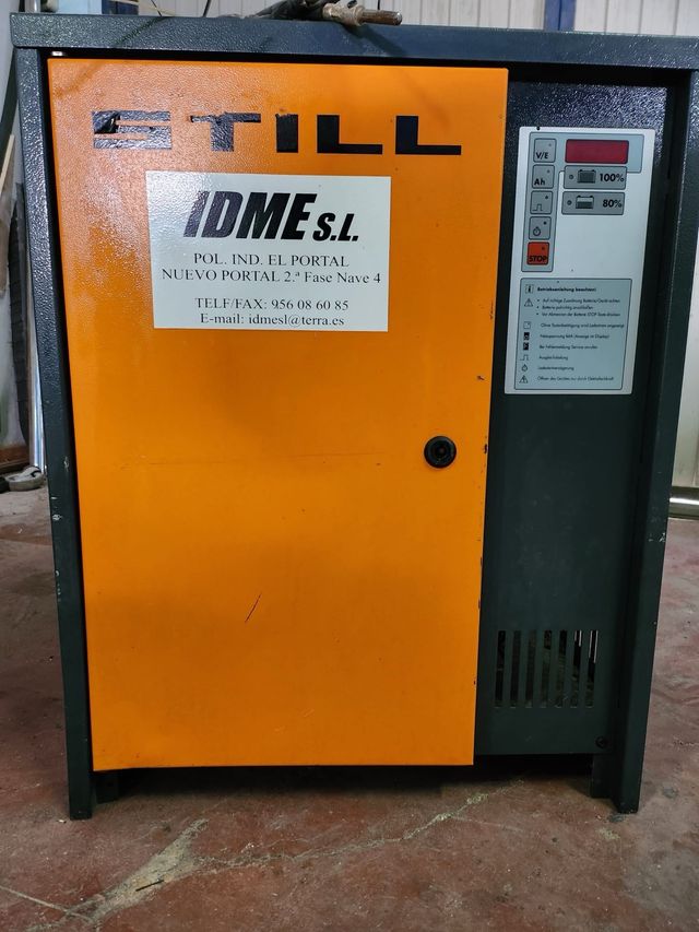 CARGADOR CARRETILLA ELEVADORA STILL