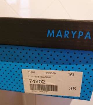 Botas de cano médio em preto