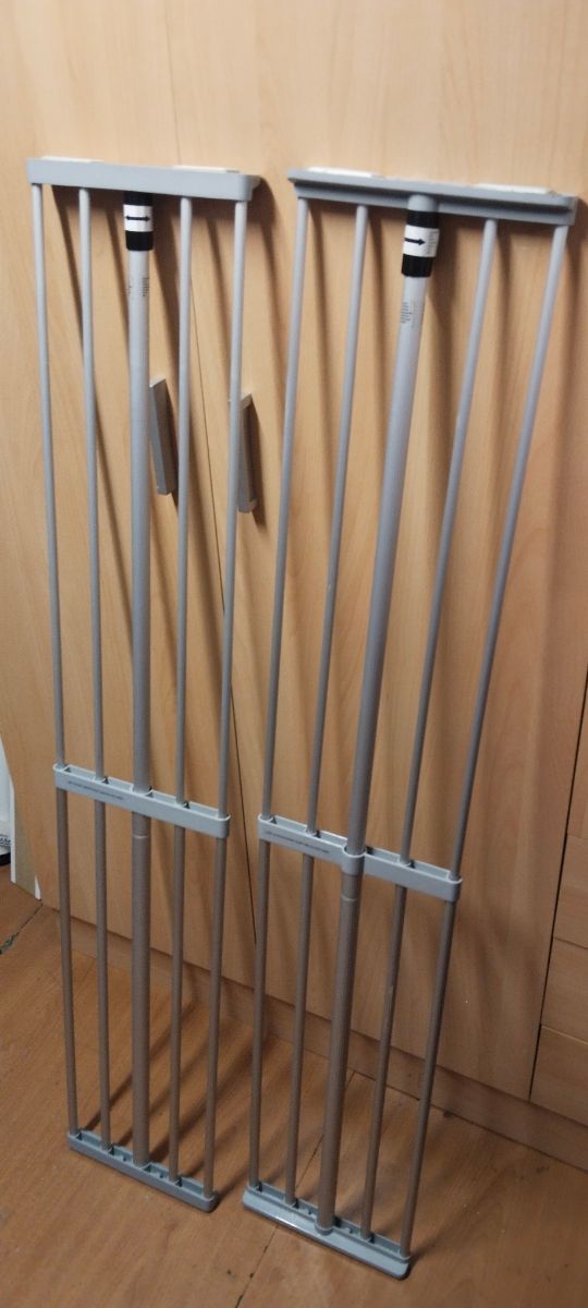 Regilla extensible para huecos almario