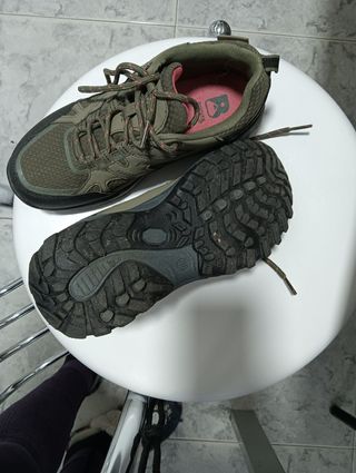 Bota montaña verde militar