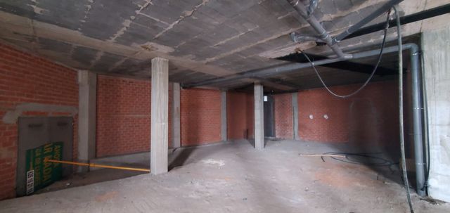 Local Comercial de 200 m2 en Carretera de Castilla