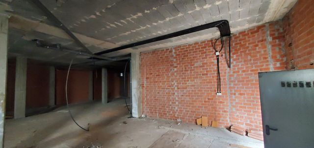 Local Comercial de 200 m2 en Carretera de Castilla