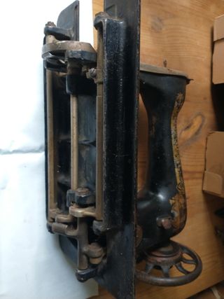 Maquina coser antigua