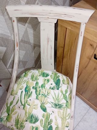 🌵 sedia in legno beige con stampa cactus