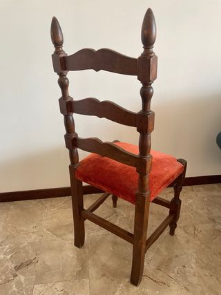 Sedie in legno con seduta imbottita