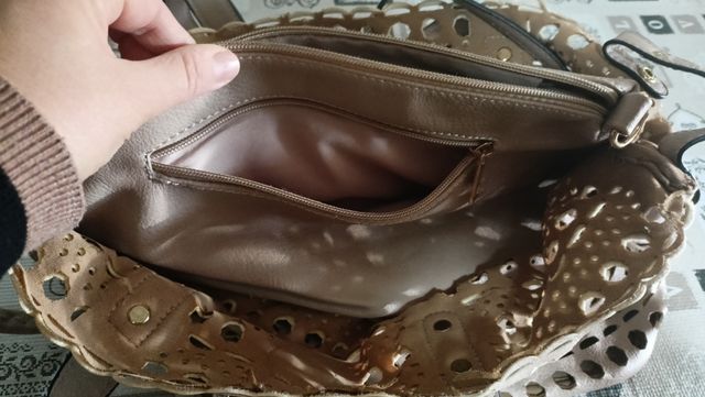 Borsa traforata con pochette