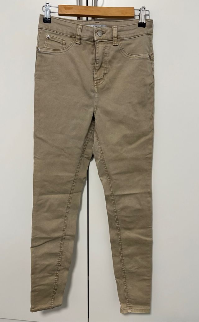 Pantalón vaquero beig