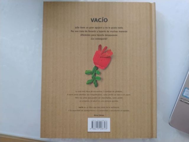 El vacío / The Emptiness (Spanish Edition)