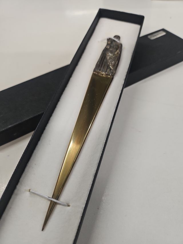 Abre cartas de plata