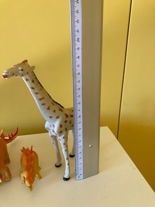 Lotto giocattoli vari in pvc e plastica