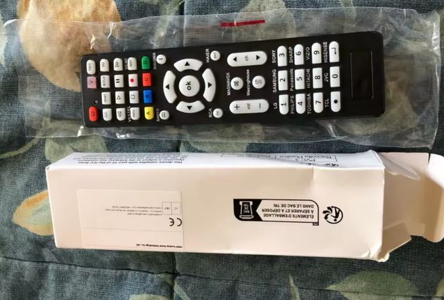 Mando tv UNIVERSAL C LUZ FUENGIROLA