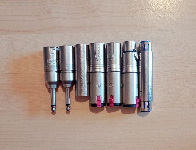 Adaptadores Neutrik de audio profesional.