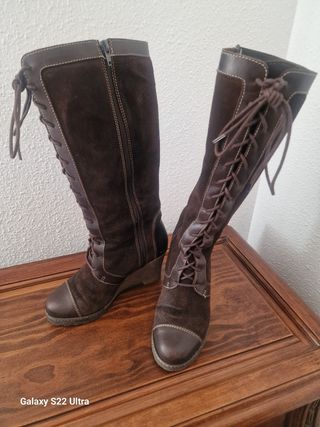 Botas cuña marrones piel vuelta