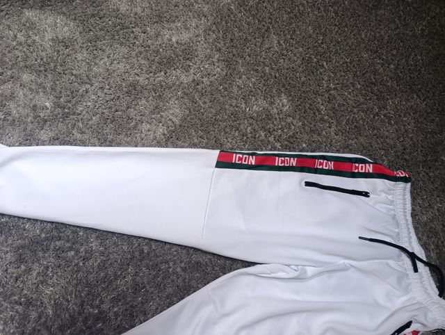 Pantalones chándal blancos
