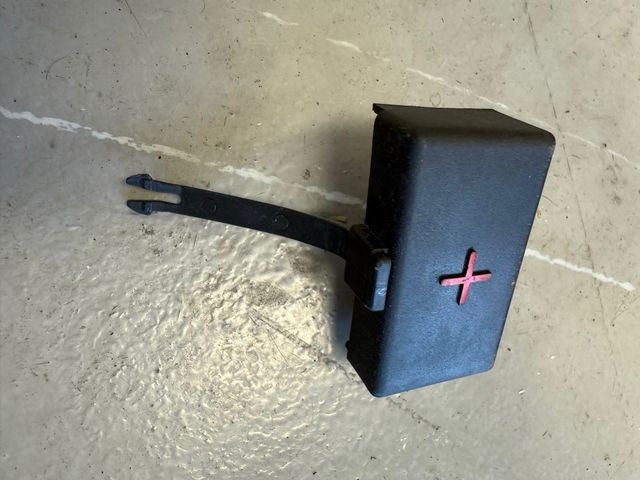 Tapa borne positivo bmw e36