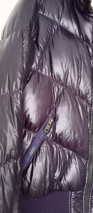 Abrigo plumas mujer morado. Marca Oneill

