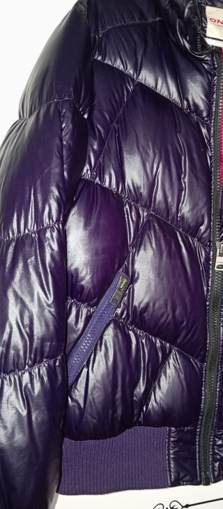Abrigo plumas mujer morado. Marca Oneill

