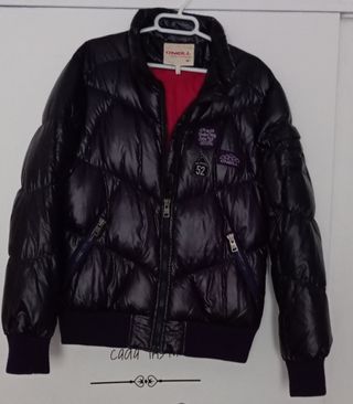 Abrigo plumas mujer morado. Marca Oneill

