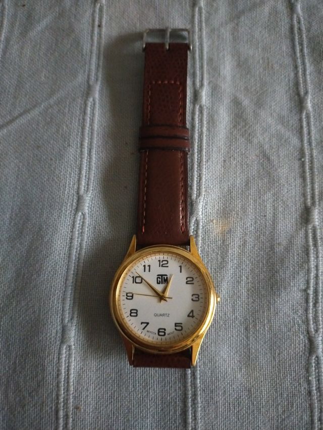 Reloj clásico GTM