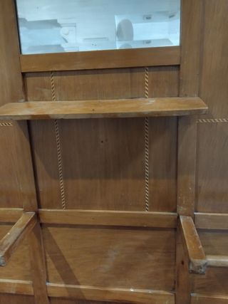 Perchero antiguo con marqueteria