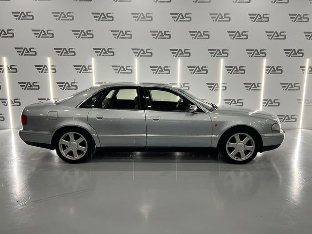 Audi A8 4.2 QUATTRO TIPTRONIC V8 340cv – SÓLO 49.000km